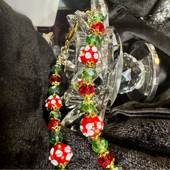 Artisan Red and Green Lampwork Glass Necklace, Bracelet, 2 pair of earrings - Picture 3 of 13